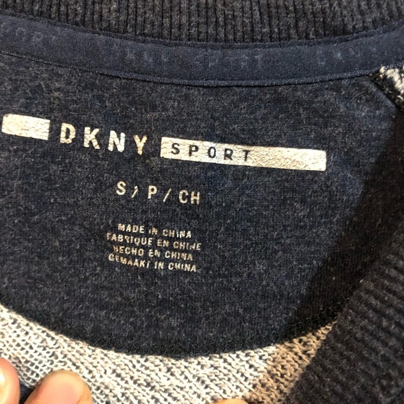 🔥 SOLD🔥DKNY holographic sweatshirt - Picture 2 of 2